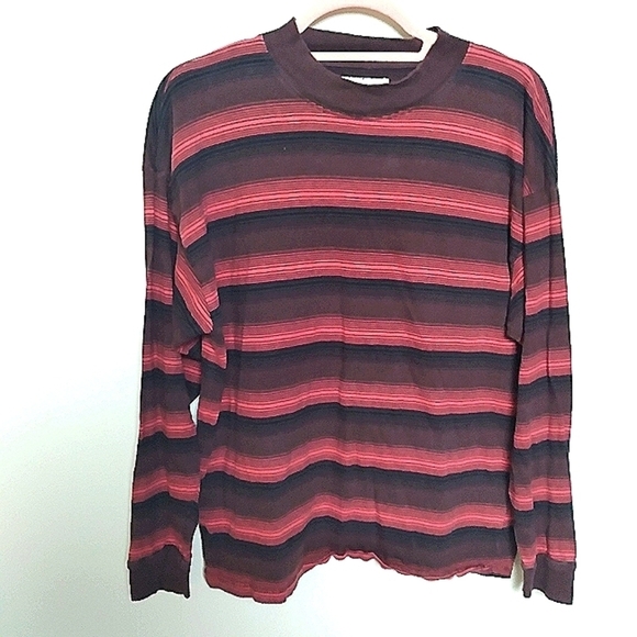 Urban Outfitters Men's Red Striped Long Sleeve Crew Neck Tee Shirt Size Small - Picture 2 of 7